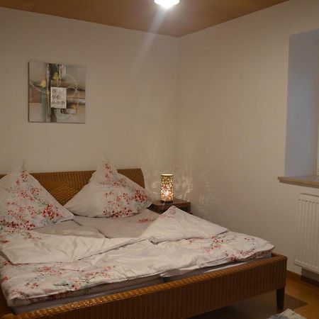 Gemuetliche Ferienwohnung Kirchenpingarten エクステリア 写真